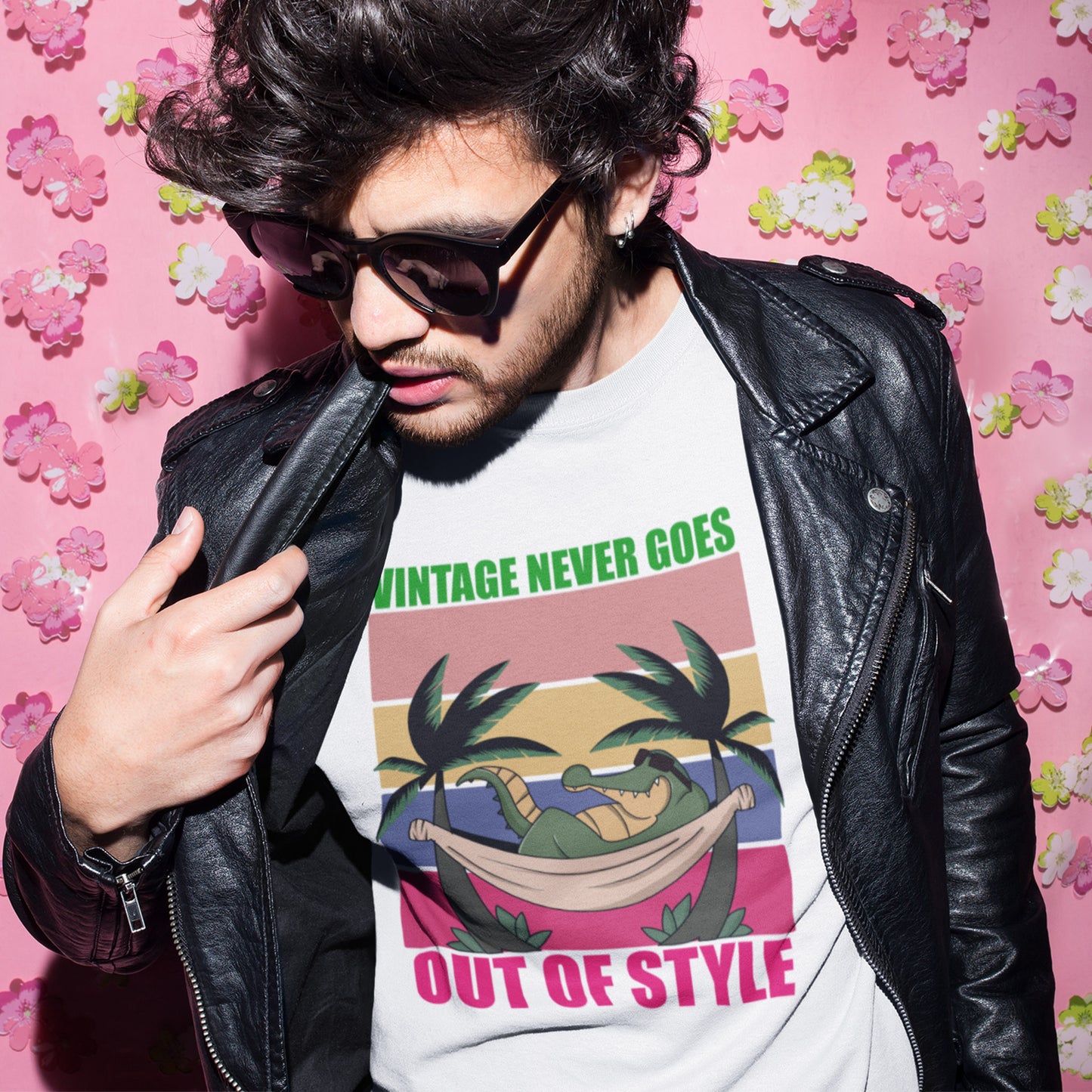Vintage Never Goes Out Of Style Men Vintage T-shirt