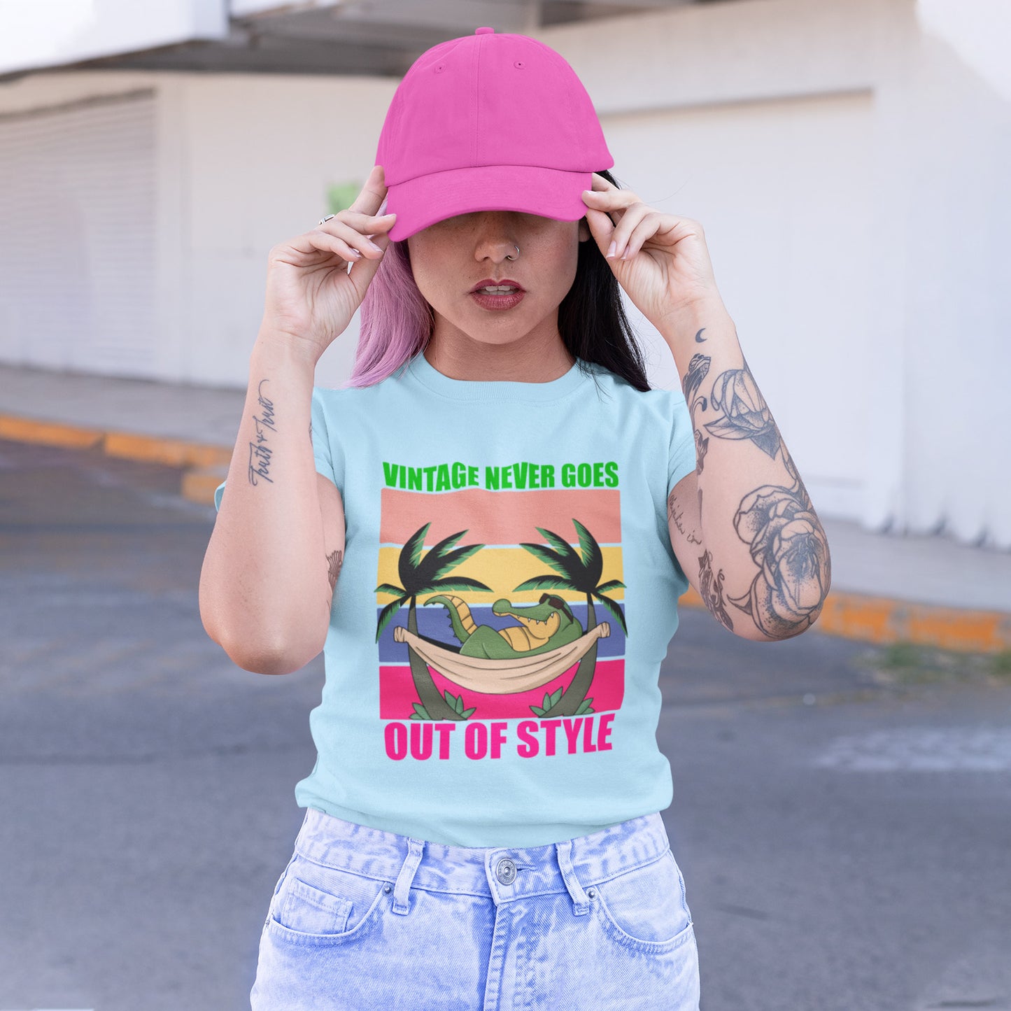 Vintage Never Goes Out Of Style Women Vintage T-shirt